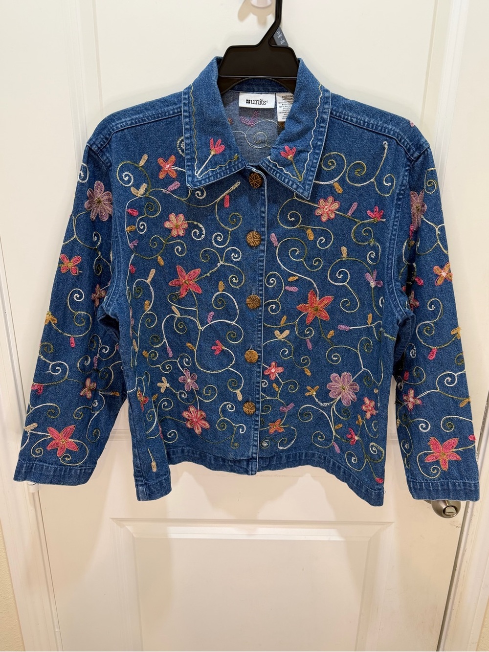 Vtg 90’s Units Floral Embroidered Blue Denim Jacket 100%Cotton Sz Medium